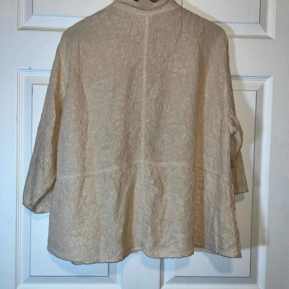 Uru Elegant Cream Button-Up Blouse 100% Silk - Picture 7 of 7